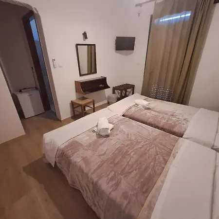 Tsaparas Hotel 2*