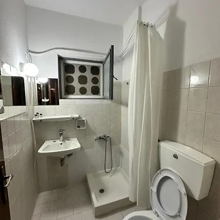 Tsaparas Hotel 2*